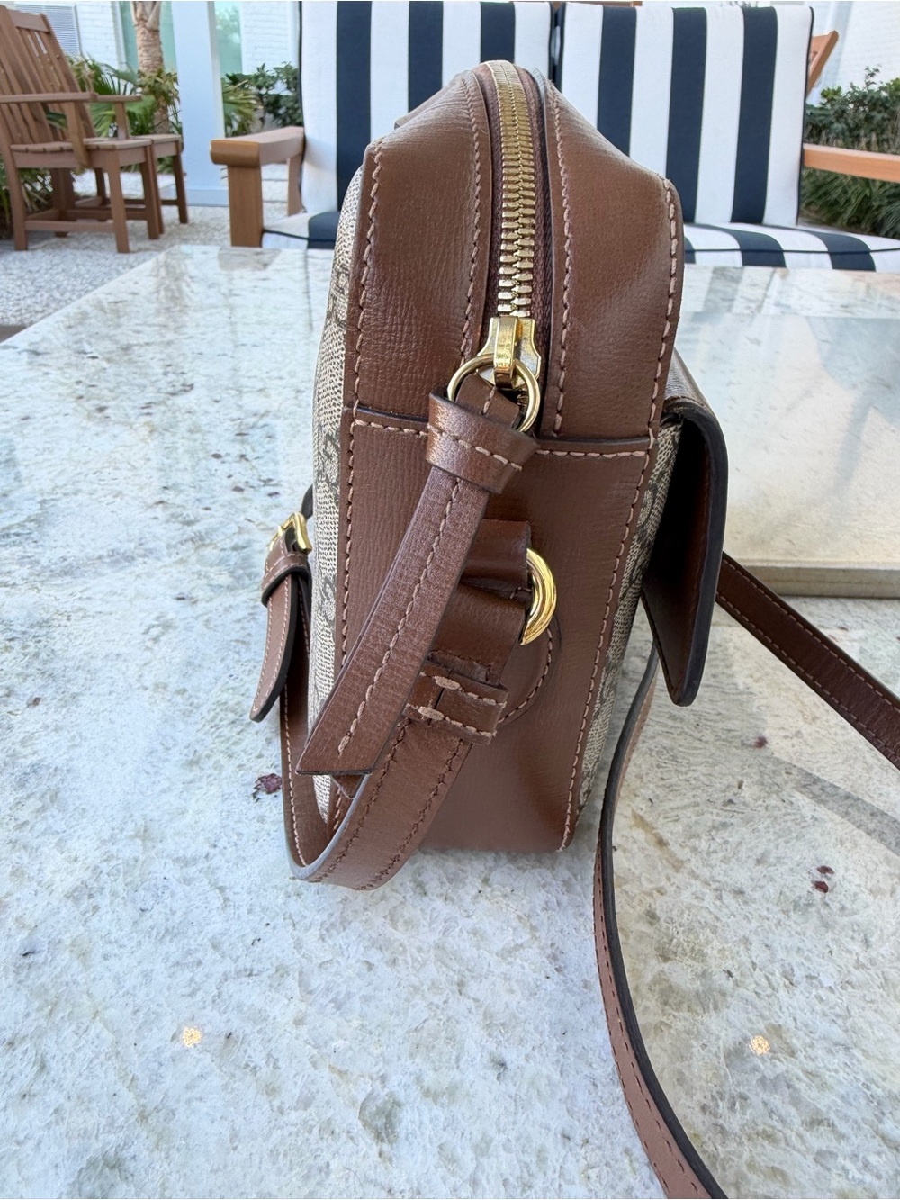 Gucci Brown GG Supreme Crossbody with Gold Horsebit - Picture 4 of 8